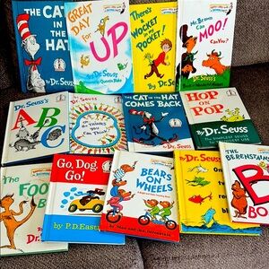 Dr. Seuss Children's Book Collection, like new, 13books total in set